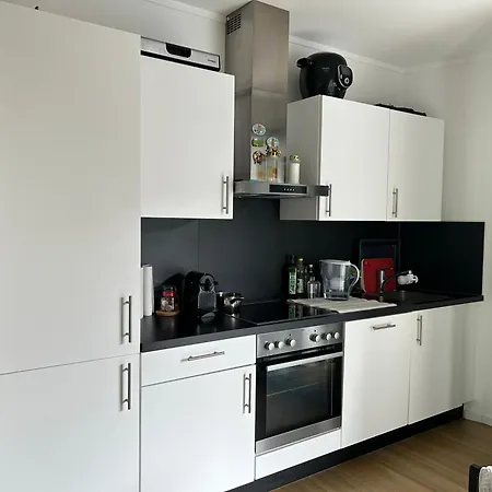 Apartment Moeblierte 2-zimmer-wohnung In Der Innenstadt Von Neubau Monchengladbach