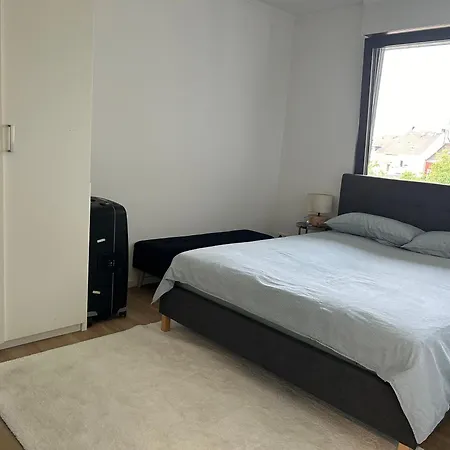 Apartment Moeblierte 2-zimmer-wohnung In Der Innenstadt Von Neubau *