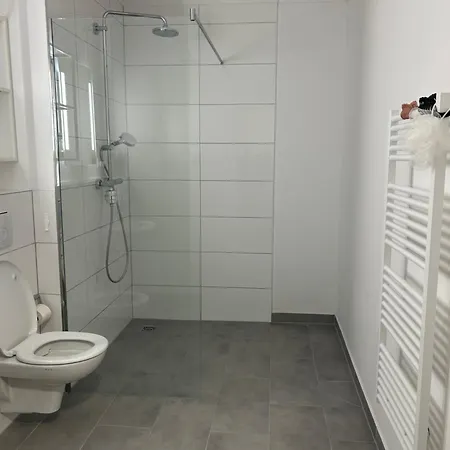 Apartment Moeblierte 2-zimmer-wohnung In Der Innenstadt Von Neubau